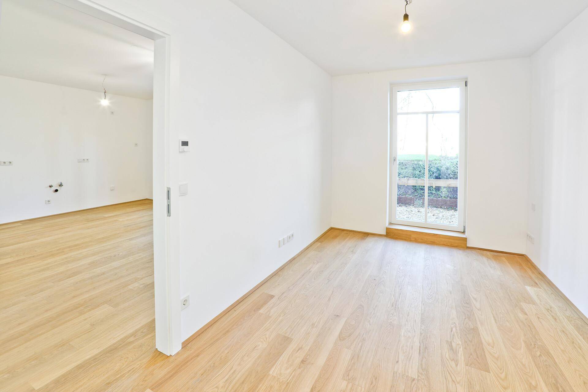 Gartenwohnung mit Terrasse und großem Eigengarten, 2 Zimmer in historischem Ambiente - zu kaufen in 1130 Wien - Widok 4