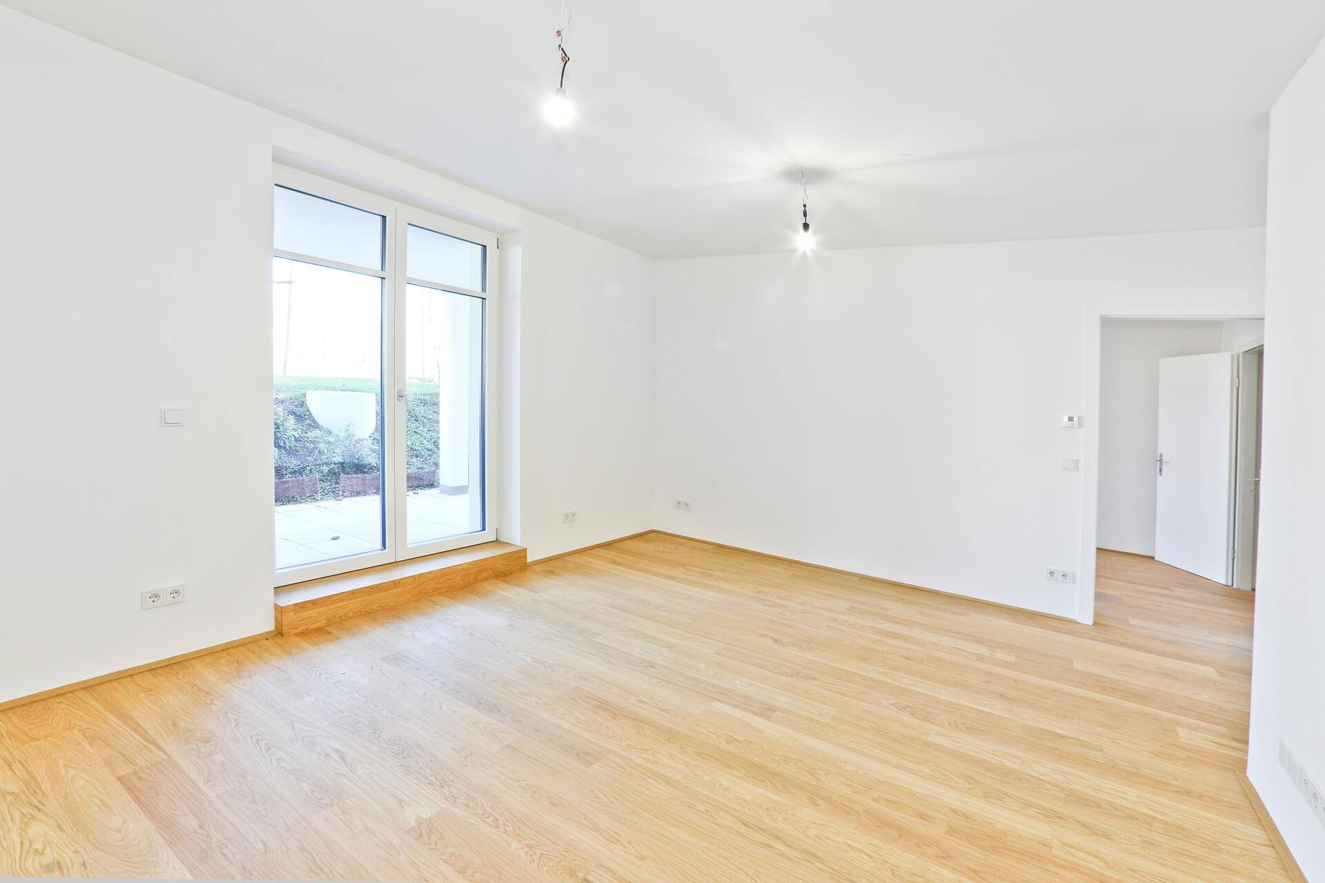 Gartenwohnung mit Terrasse und großem Eigengarten, 2 Zimmer in historischem Ambiente - zu kaufen in 1130 Wien - Widok 2