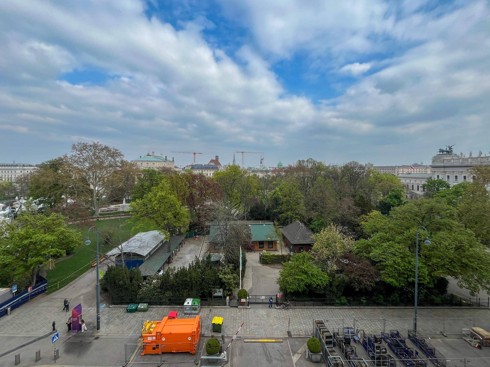 Wundervolle 5-Zimmer-Altbauwohnung nahe Rathaus - Sanierung nach Ihren Vorstellungen - zu mieten in 1010 Wien - Widok 5