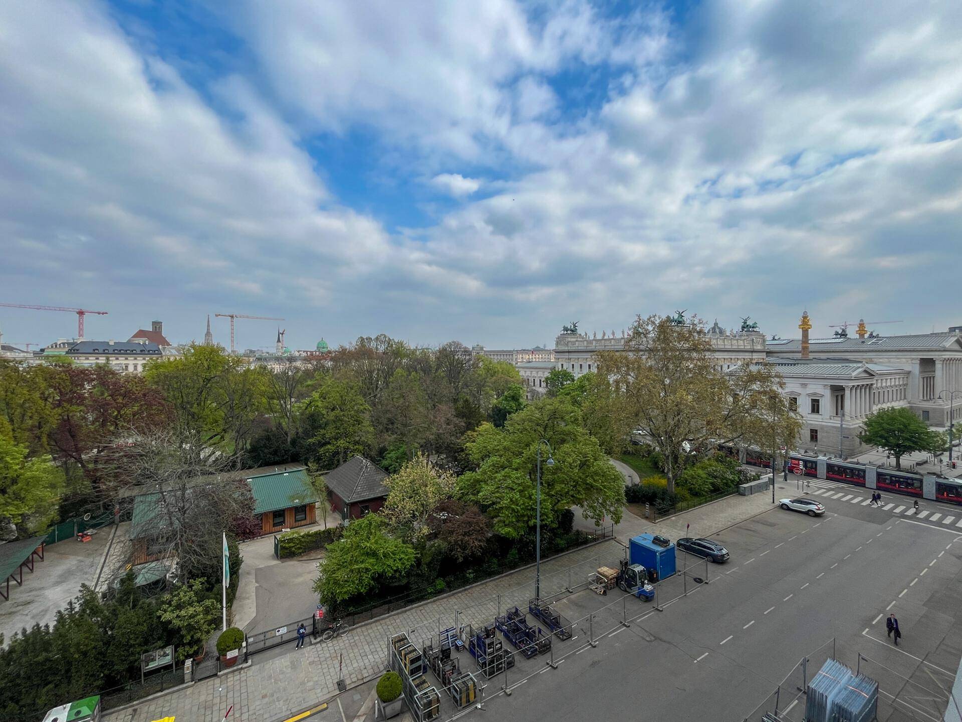 Wundervolle 5-Zimmer-Altbauwohnung nahe Rathaus - Sanierung nach Ihren Vorstellungen - zu mieten in 1010 Wien - Widok 4