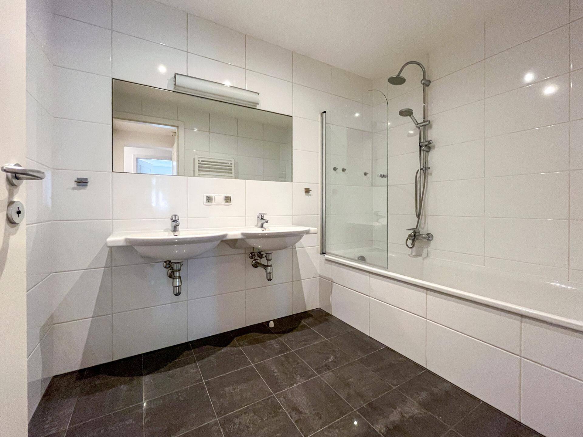 Hofseitige 3-Zimmer-Wohnung mit Balkon zu mieten in 1050 Wien - Ansicht 6