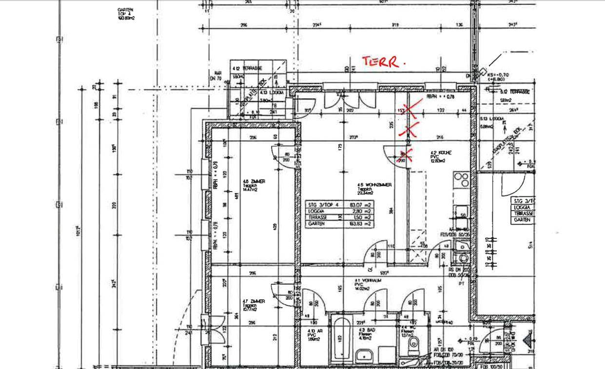 Grundriss einer Wohnung mit mehreren Zimmern, Terrasse und Gartenanteil.