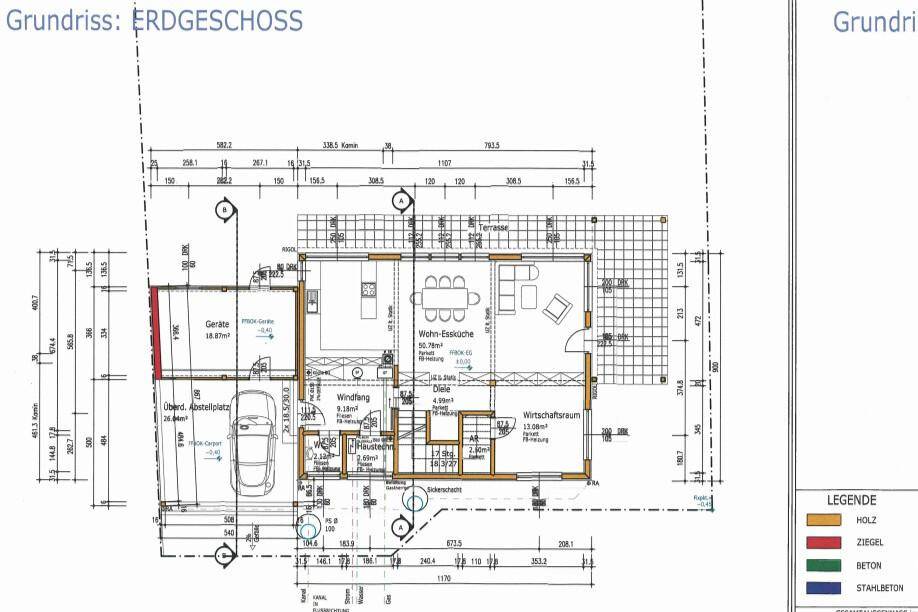 Grundriss des Erdgeschosses mit offenem Wohn-Essbereich und Garage.