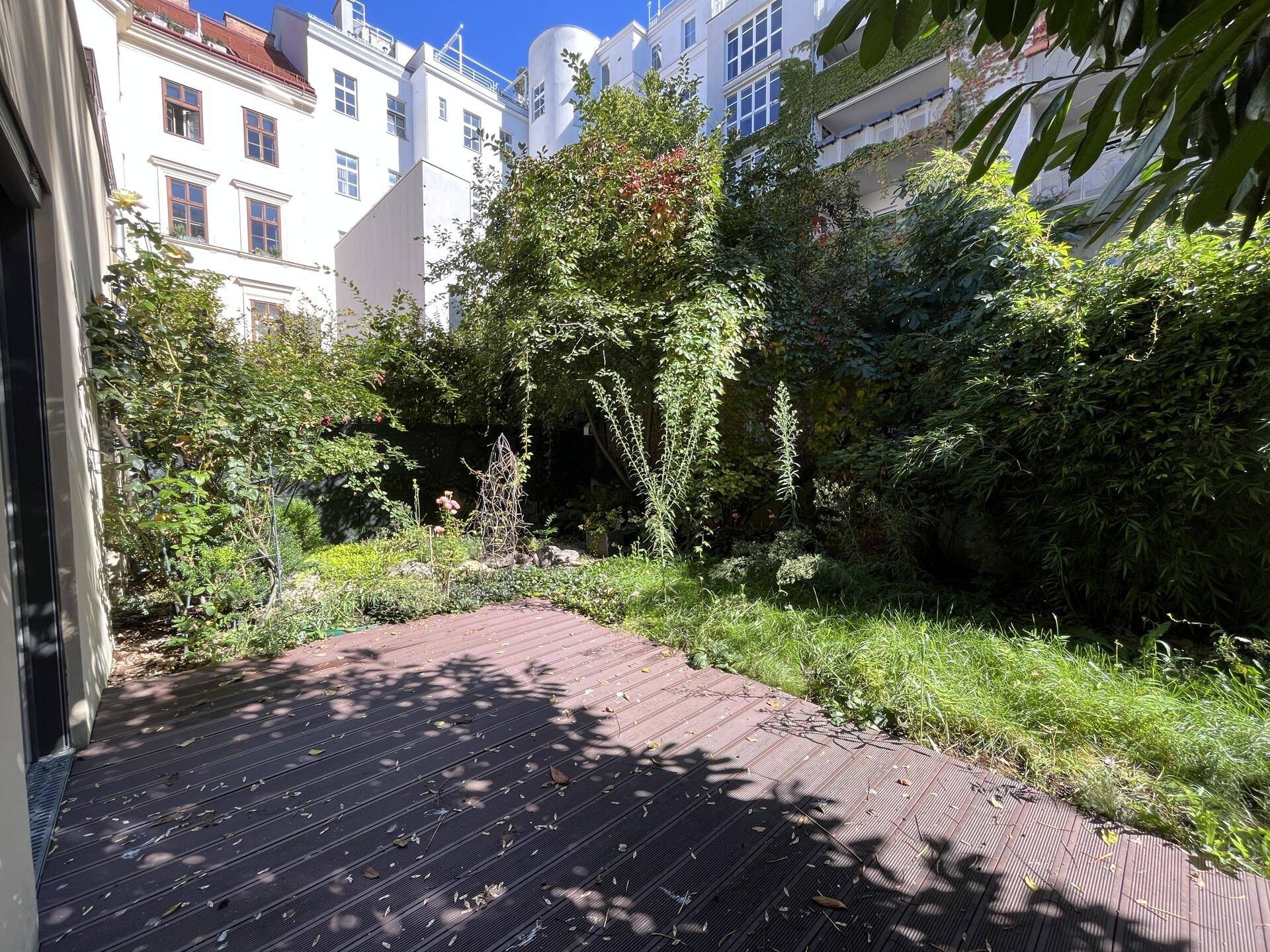 Terrasse + Garten