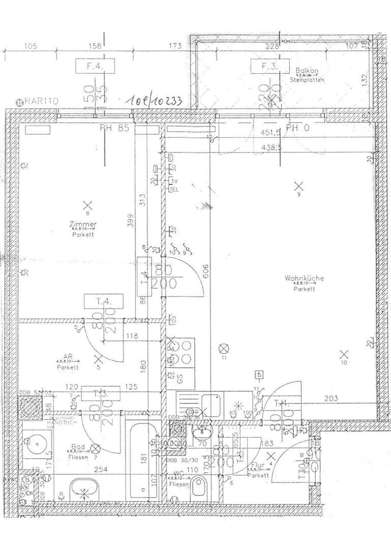 Grundrissplan der Wohnung mit Zimmeraufteilung und Bemaßungen.