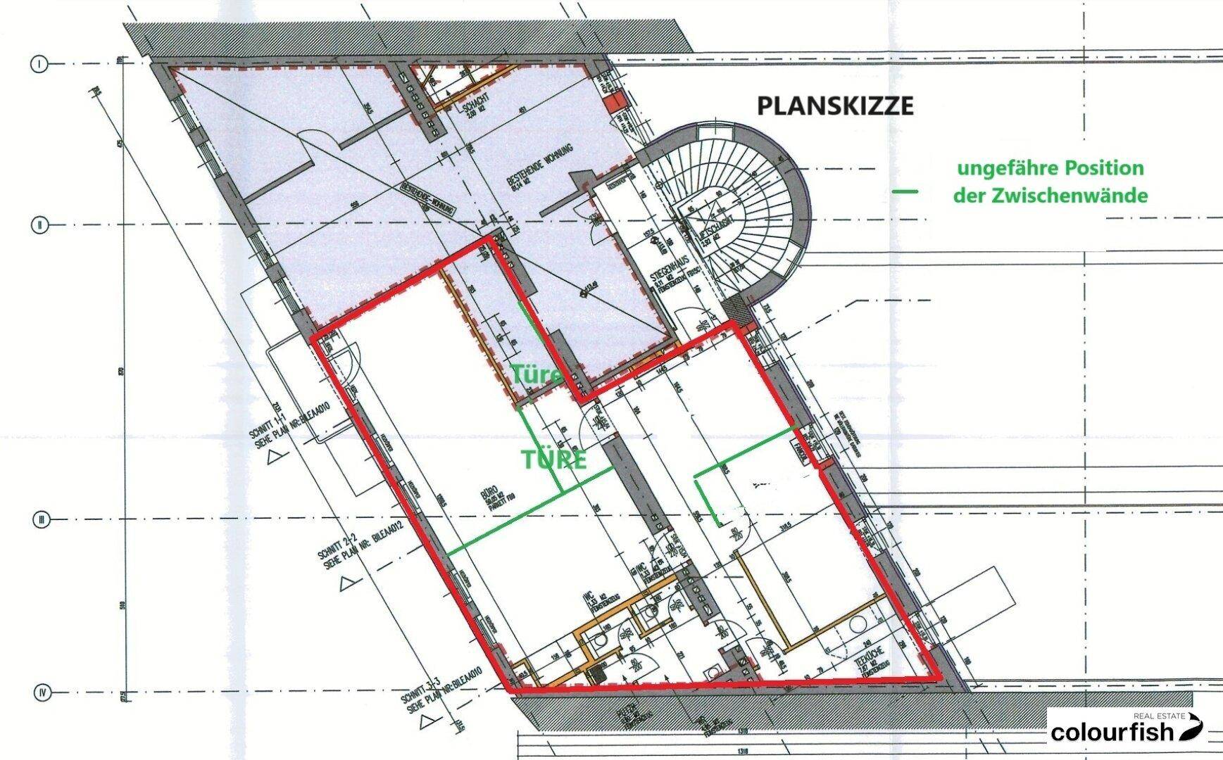 Grundriss-Skizze mit vorgeschlagenen Zwischenwänden und einer Wendeltreppe, die einen flexiblen Raum umreißt.