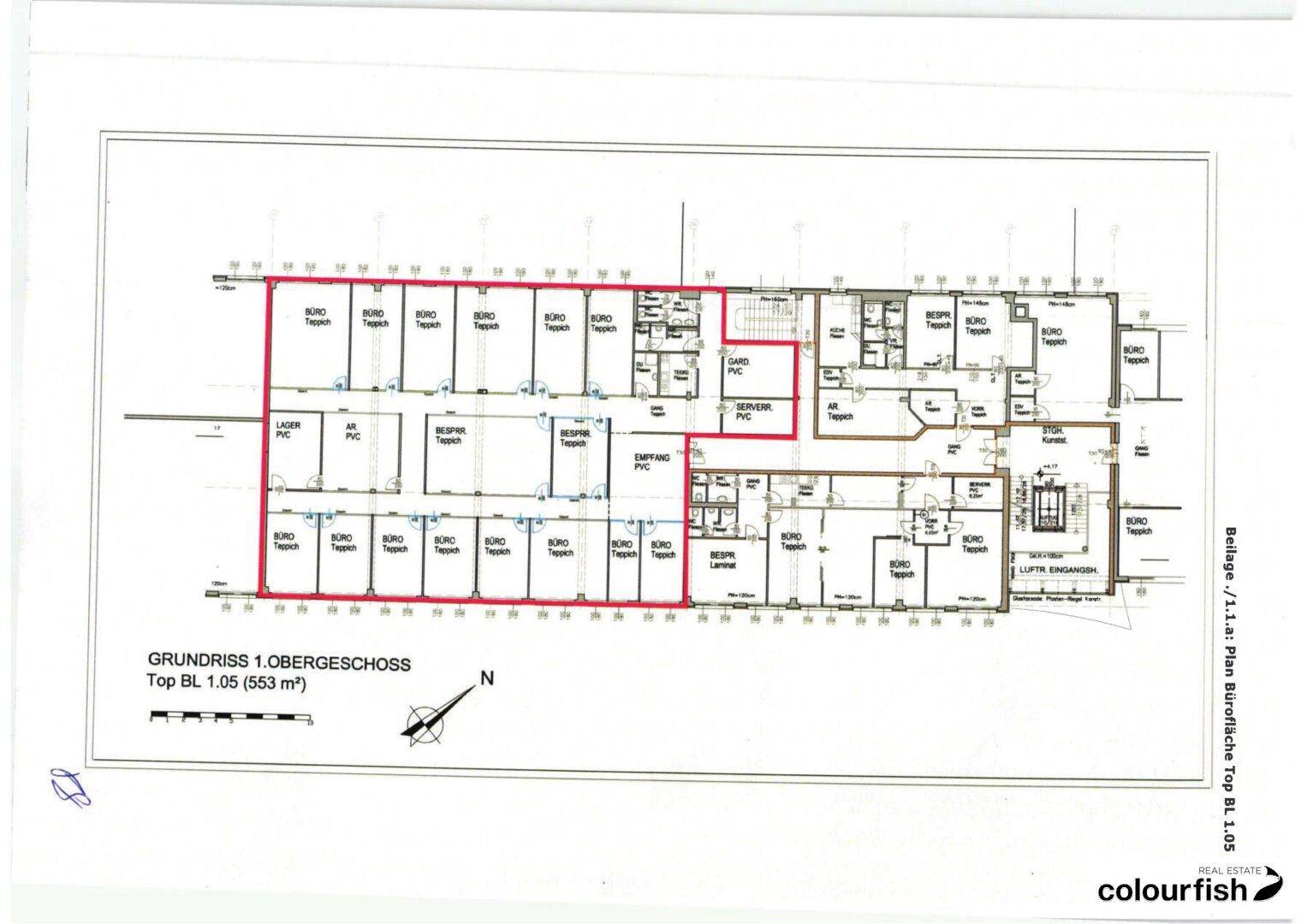 Grundriss des 1. Obergeschosses mit mehreren Büroräumen und einer Gesamtfläche von 553 m².