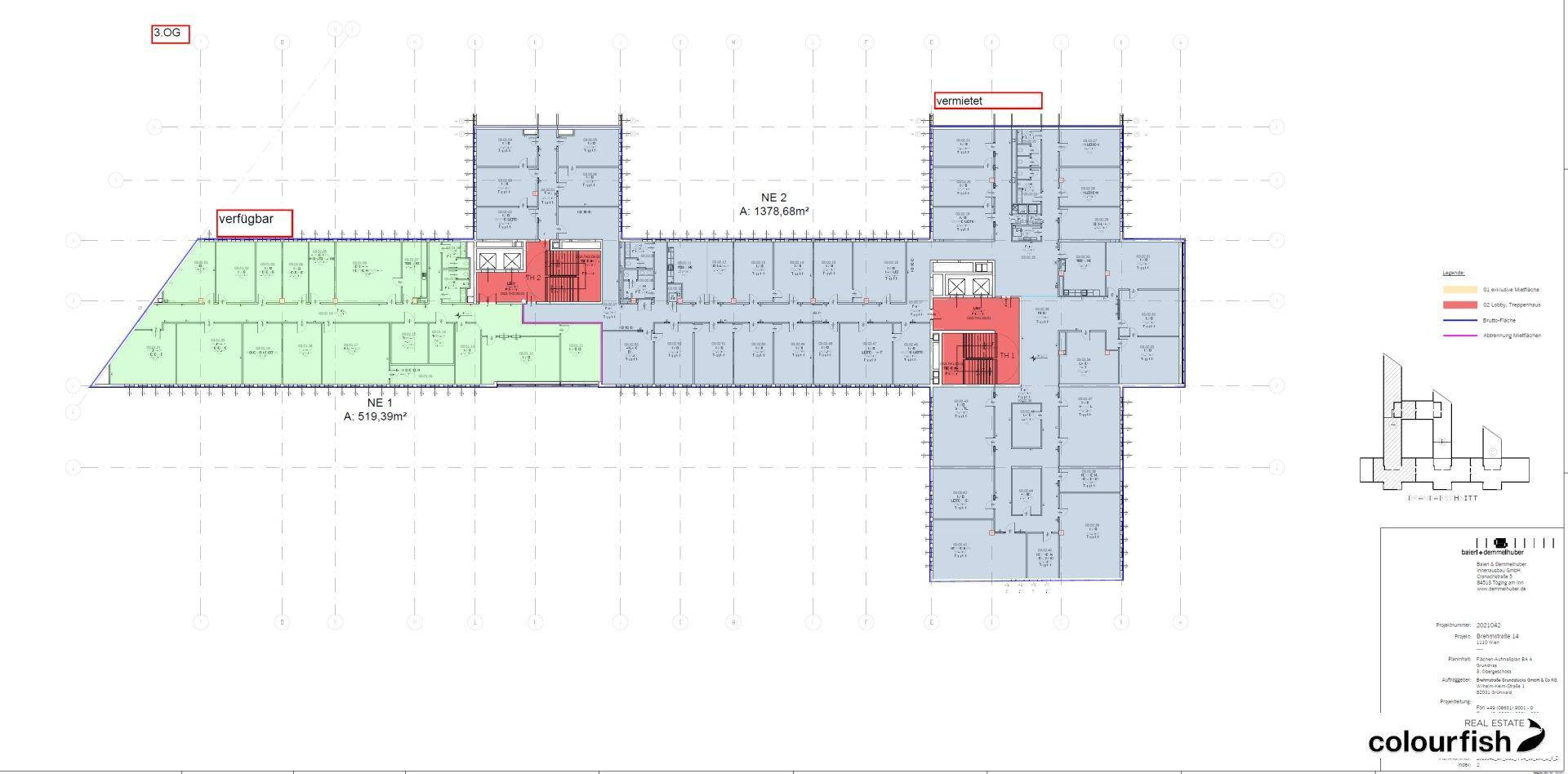 Detaillierter Grundriss der ersten Etage mit farblich markierten Bereichen und Aufzügen.