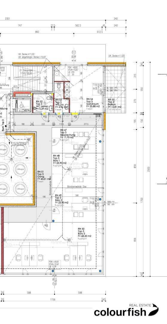 Detaillierter Grundriss eines Stockwerks mit verschiedenen Bürobereichen und Sanitäranlagen.