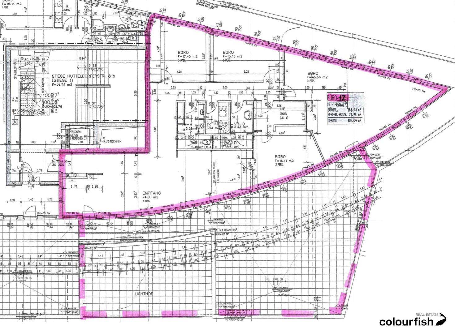 Detaillierter Grundriss mit mehreren Büroräumen und Sanitäranlagen, markiert in Pink.