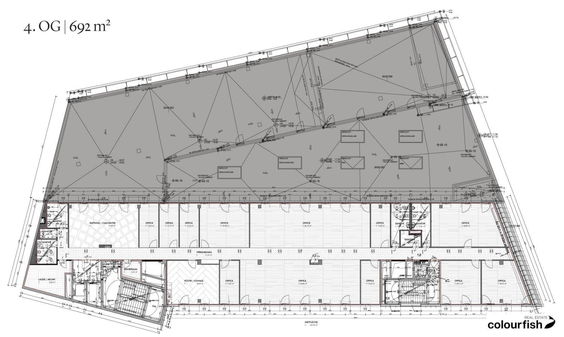 Grundriss des 4. Obergeschosses mit einer Fläche von 692 m², zeigt eine detaillierte Raumaufteilung für Büros.