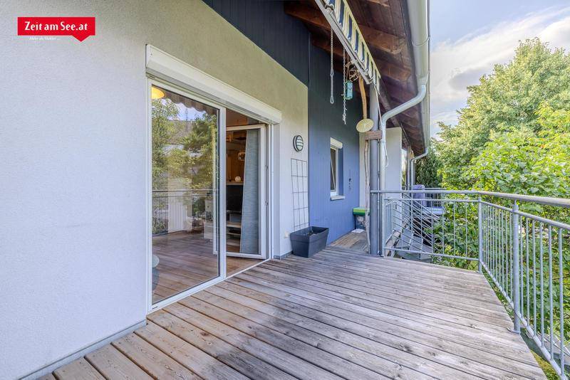 Der Balkon mit Abgang zum Garten