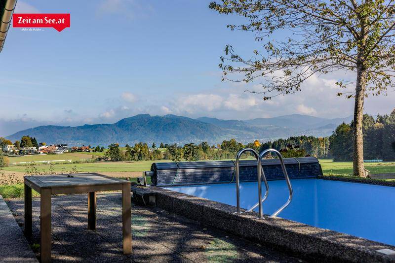 Pool mit Panoramablick