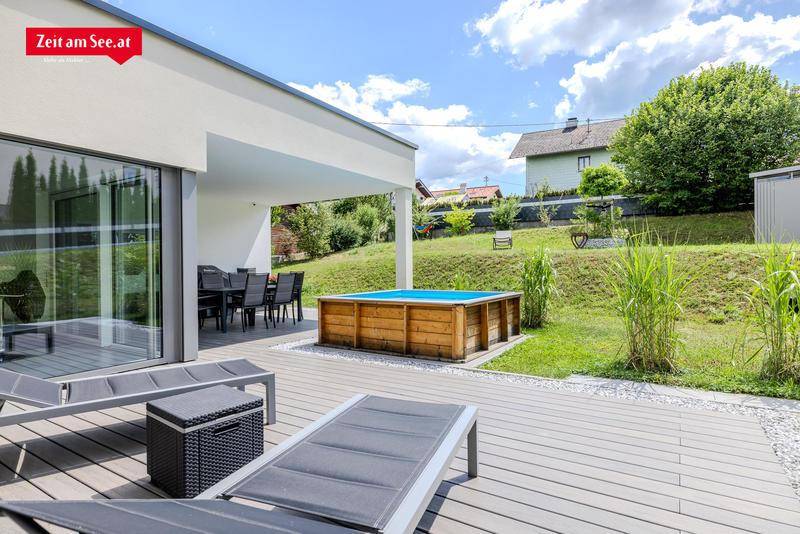 Garten mit Terrasse und kleinem Pool
