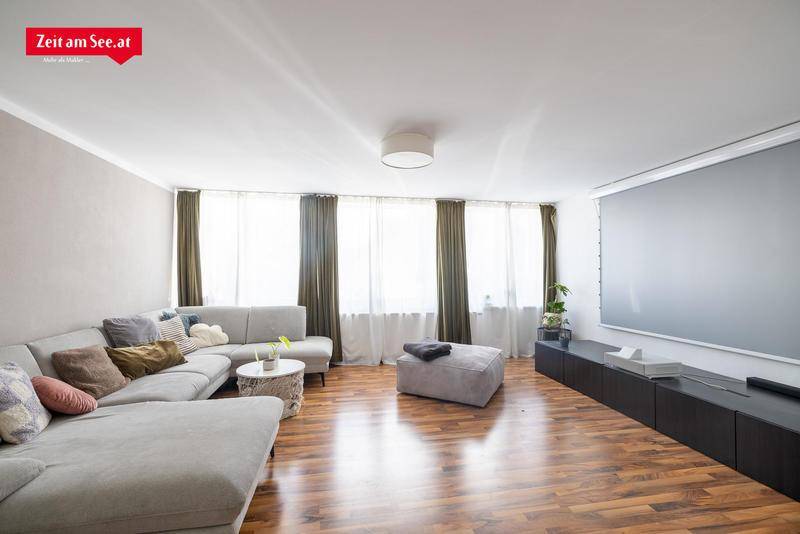 Das_grosse_helle_Wohnzimmer