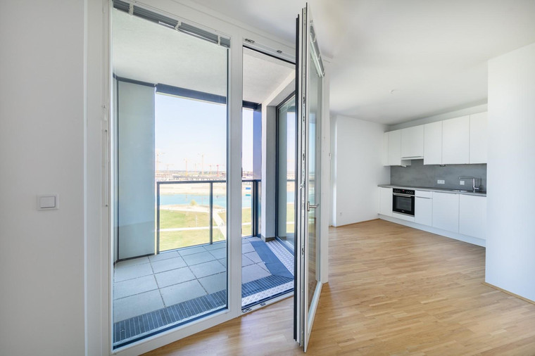 Wohnung mit Seeblick: 2 Zimmerwohnung mit Loggia ...