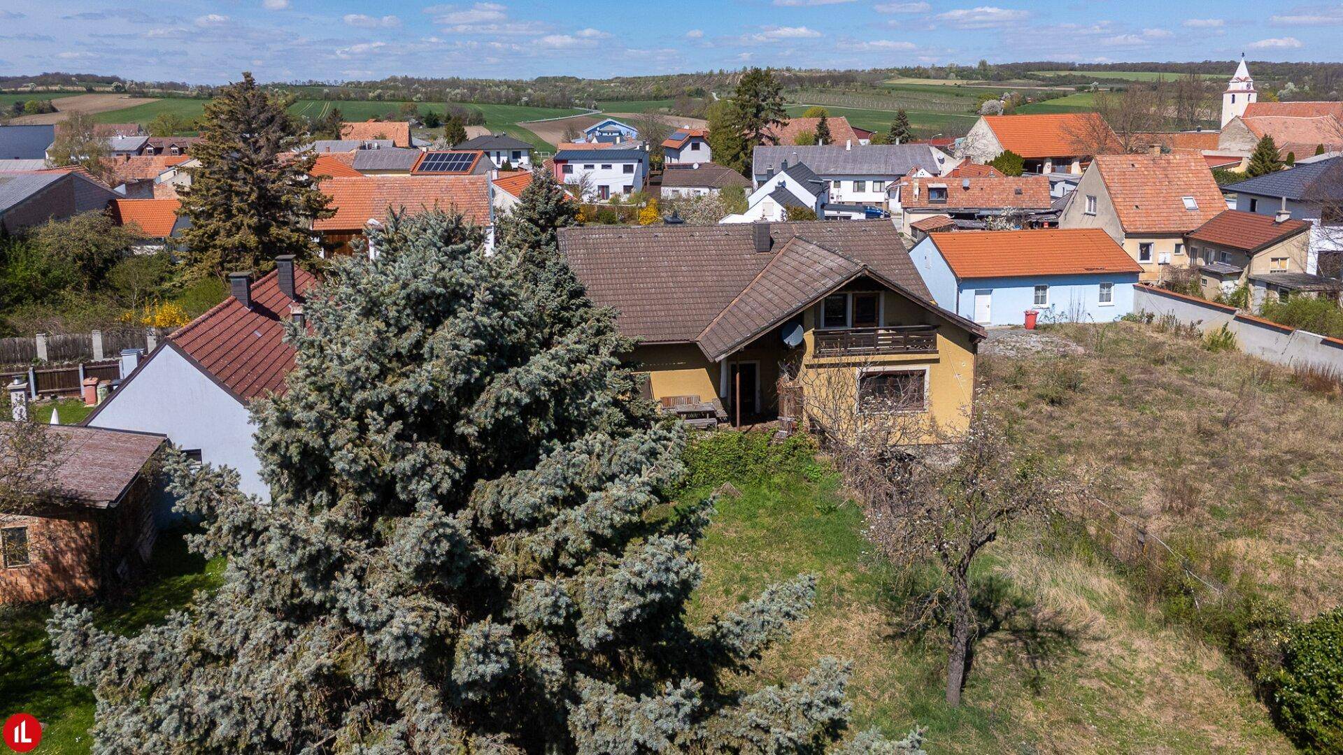Großzügiges Grundstück (1.845 m²) mit Bestandshaus | Ruhe, Grünlage &amp; Entwicklungspotenzial – pohled 2