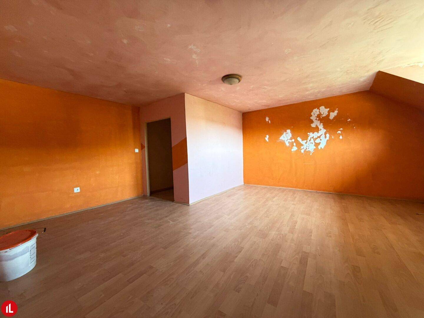 Großzügige Liegenschaft auf 775 m² Eckgrundstück | viel Platz, Nebengebäude &amp; Entwicklungspotenzial - Mehr
