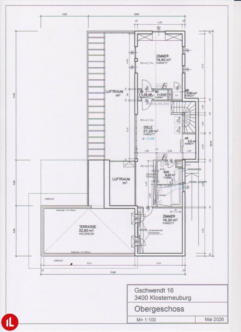 Grundriss des Obergeschosses mit Schlafzimmern, Bad, WC und Zugang zu einer weiteren Terrasse.