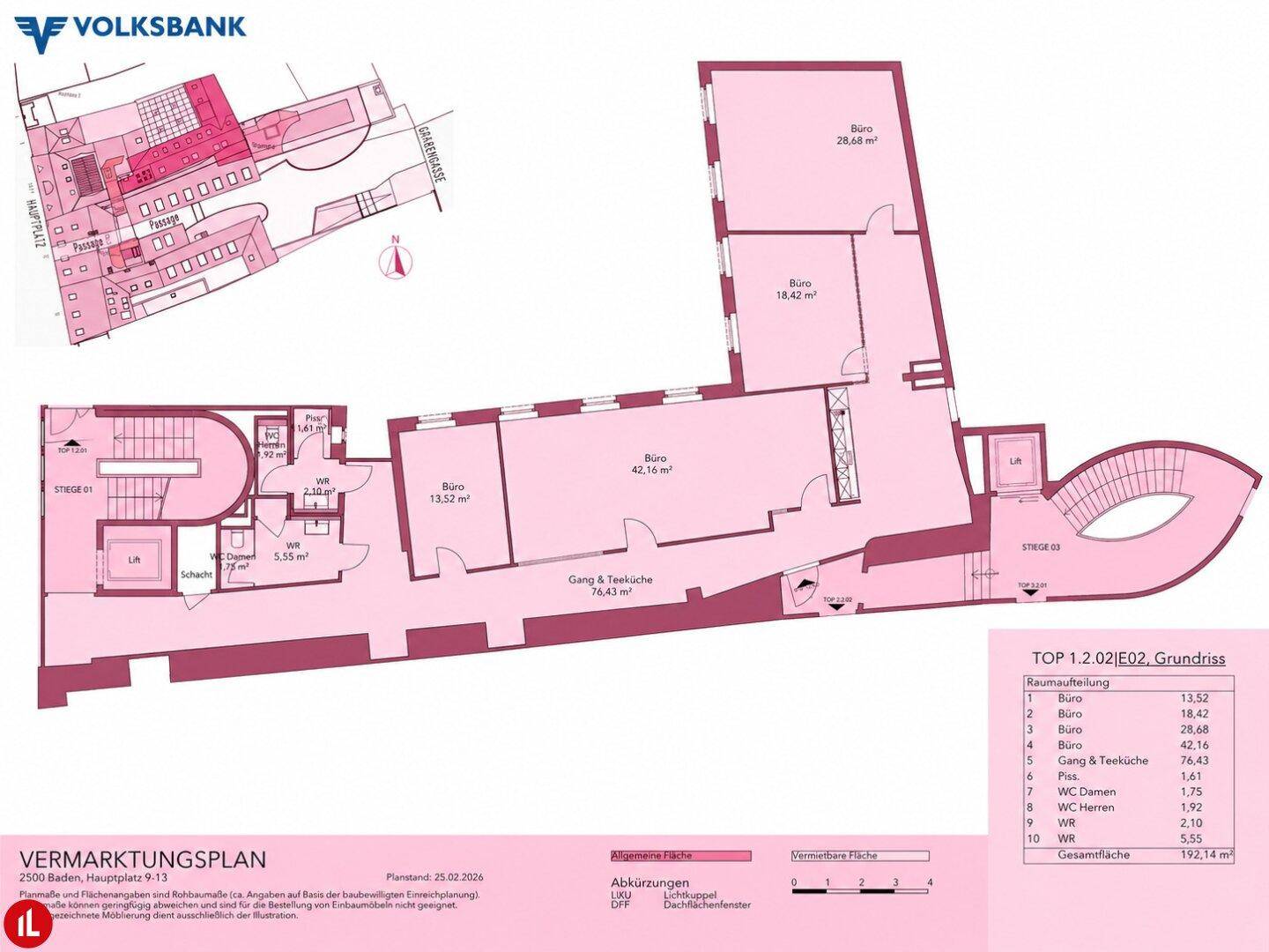 Detaillierter Grundrissplan einer Gewerbefläche mit mehreren Büros, Teeküche und Sanitäranlagen.