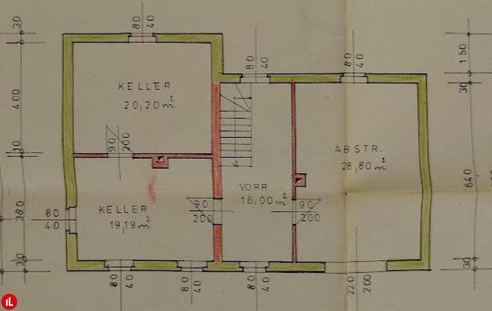 Handgezeichneter Grundriss des Kellergeschosses mit zwei Kellerräumen und Abstellraum.