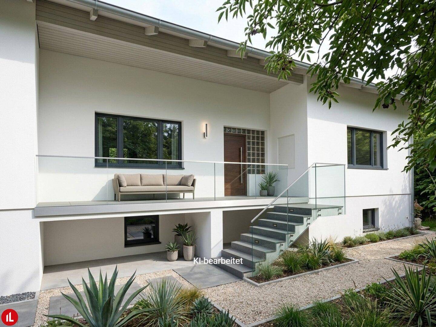KI-bearbeitete Ansicht des Hauses mit modernisiertem Balkon, neuen Treppen und Garten.