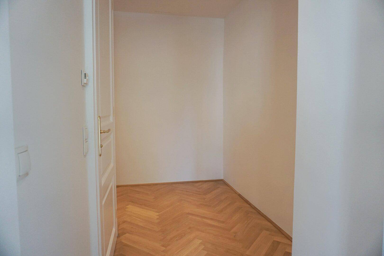 https://pictures.immobilienscout24.de/prod.www.immobilienscout24.at/pictureserver/loadPicture?q=70&id=012.0012000001E3rDV-1730380853-1d829c23813f4ea484c00ecad8755f94