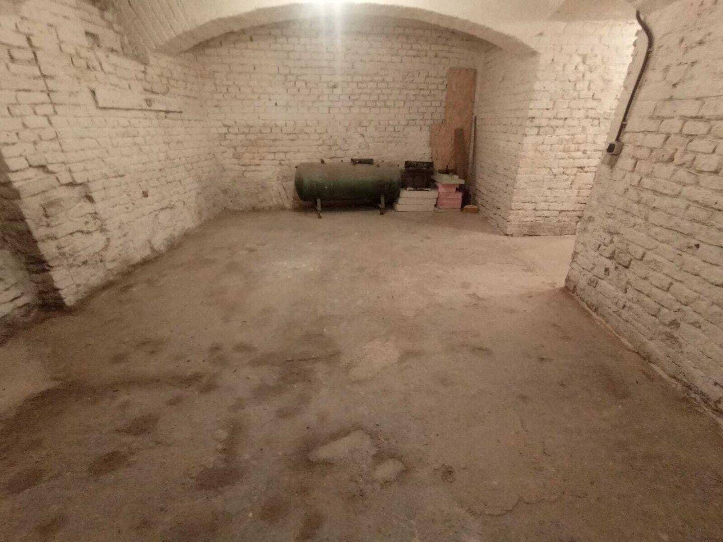 Sie haben keinen Platz, aber wir ein freies Lager gleich um die Ecke! - Widok 4