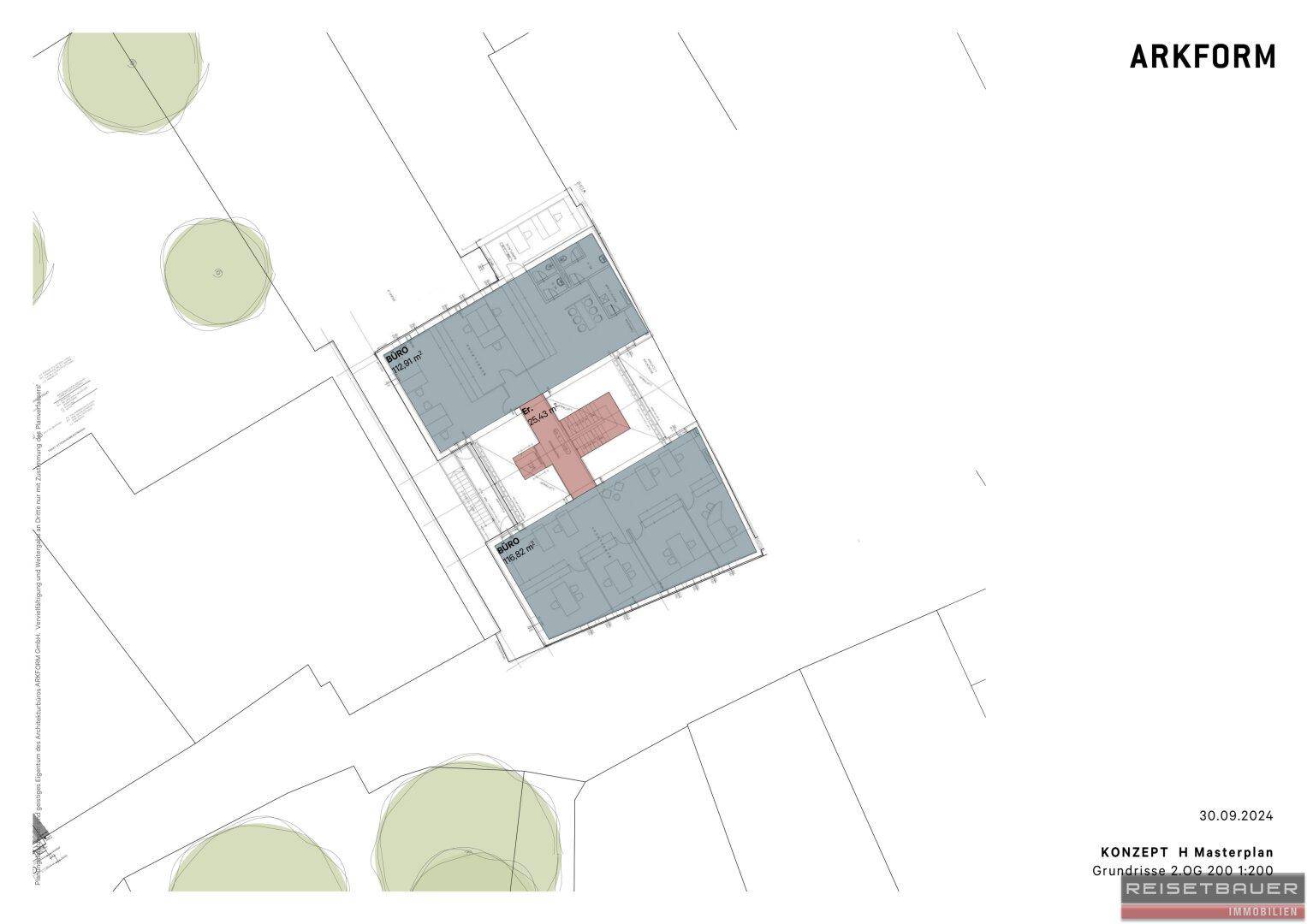 Architekturplan mit der Aufteilung eines Gebäudes in verschiedene Zonen und angrenzenden Freiflächen.