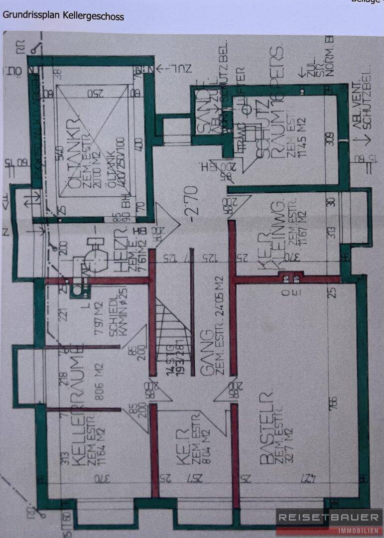 Grundriss des Kellergeschosses mit verschiedenen Kellerräumen und Heizraum.