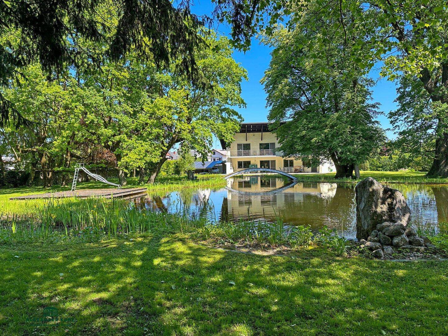 Casa, 332 m², terreno 2993 m²