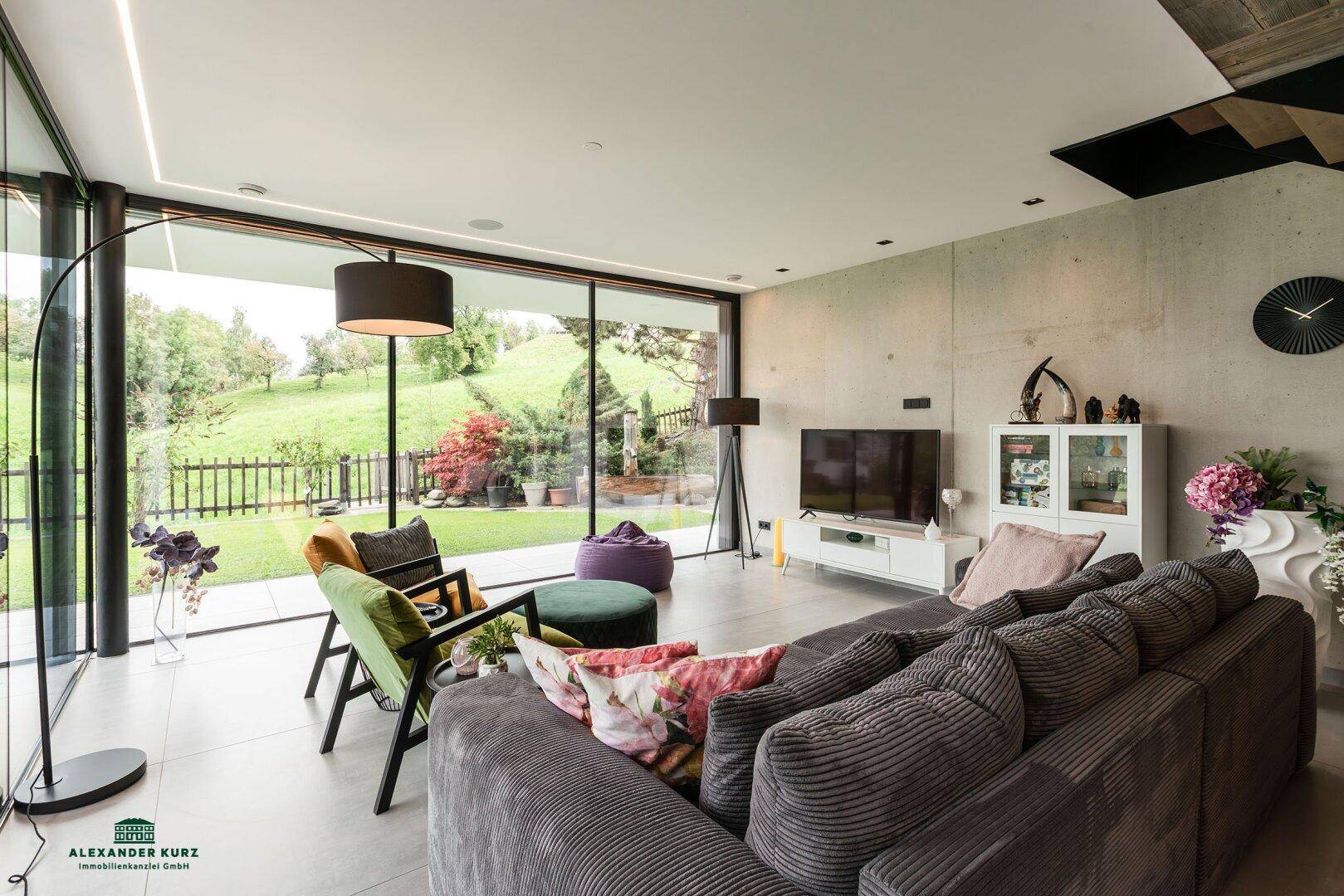 Neubau mit Ski-In/Ski-Out-Charakter, am Grünland mit Panoramablick auf die Alpen