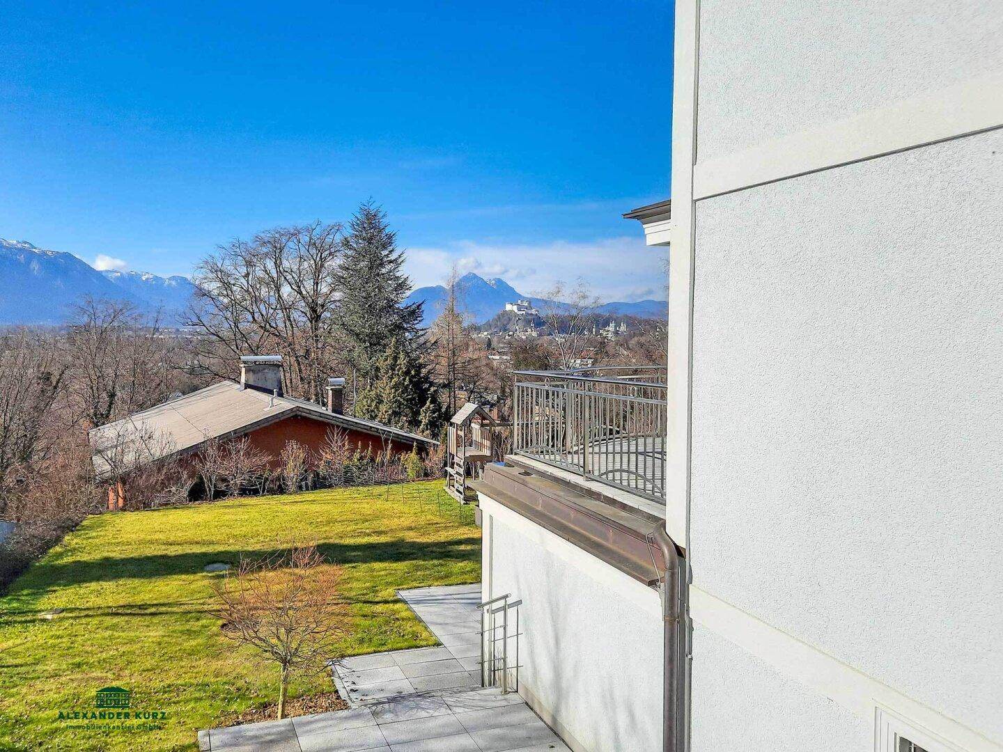 Exklusives Eckreihenhaus mit Panoramablick – další