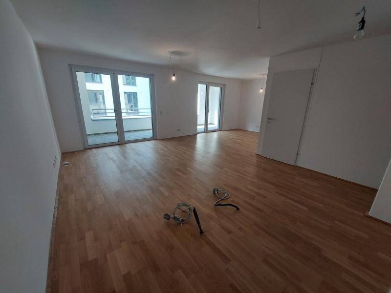 Wohnbereich_Richtung_Balkon