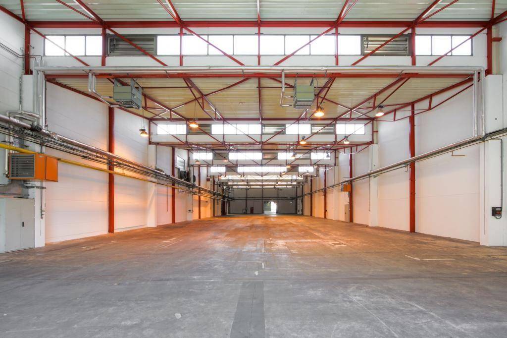 Wir entwickeln Ihr Wunschprojekt auf 12.000 m² Betriebsbaugrund Details auf Anfrage – další