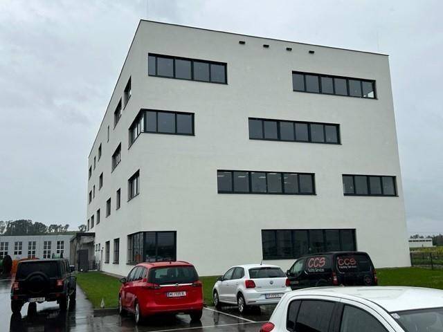 Helles, freundliches Büro, Erstbezug-Autobahnnähe 264 m² im 1. Stock und 300 m² im 3. Stock verfügbar - Vista 3