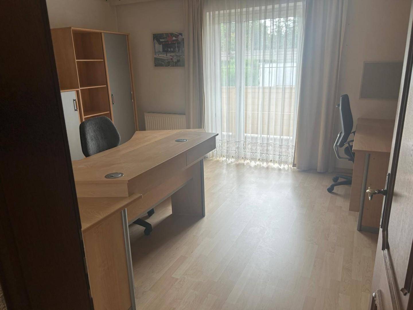 Büro EG