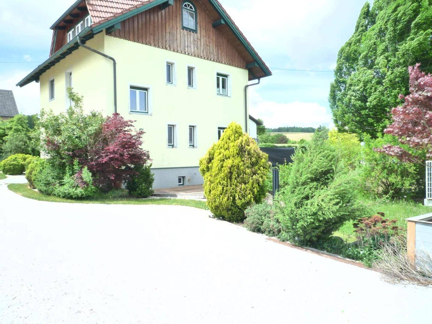 Gerneralsaniertes Anlegerhaus mit 2 Wohnungen oder Familienhaus! - Mehr