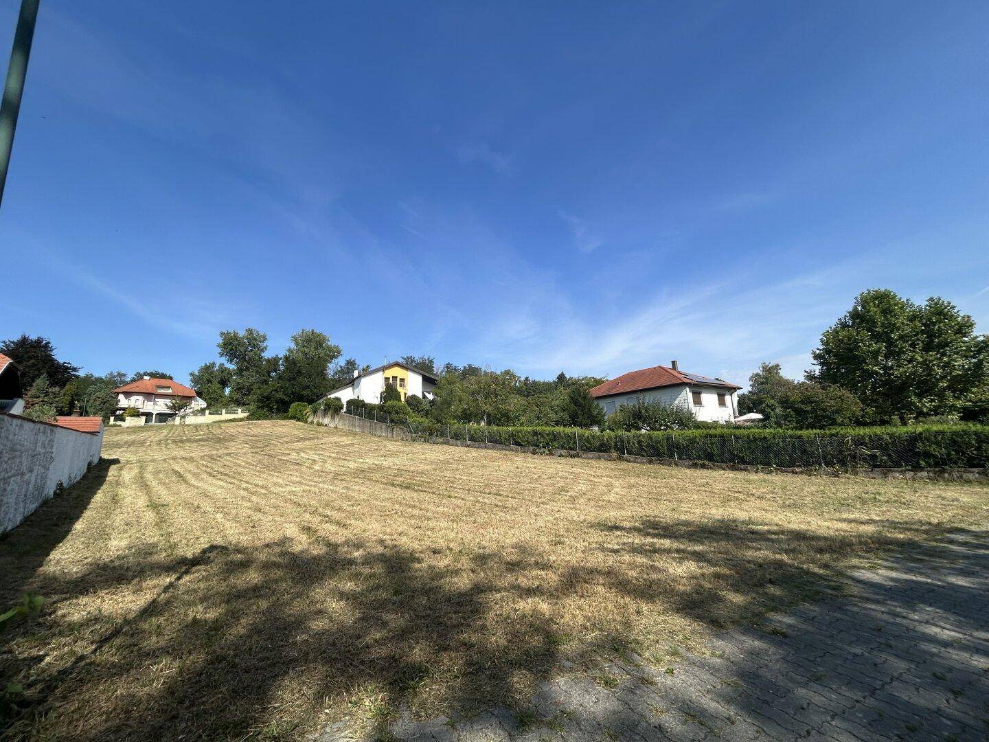Sonniges Baugrundstück in begehrter Ruhelage – 738 m² Bauland in Neusiedl am See - Mehr