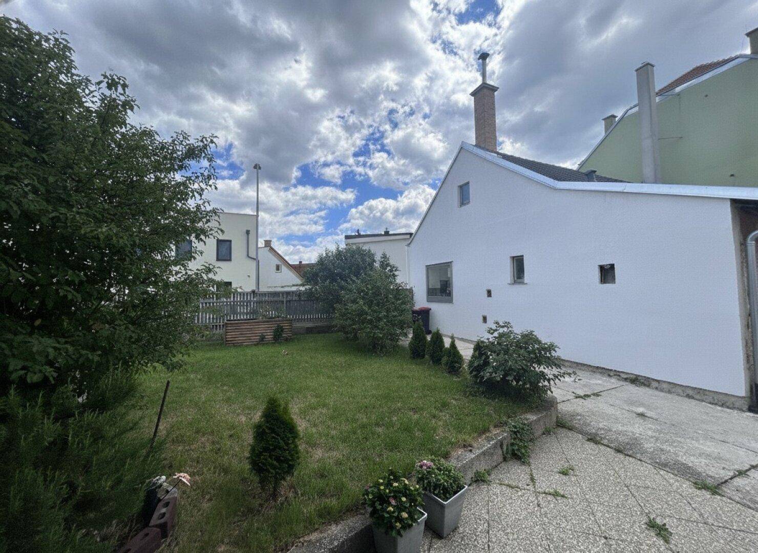 Teilsaniertes Jahrhundertwendehaus mit viel Potenzial im Herzen von Neunkirchen - Ansicht 3