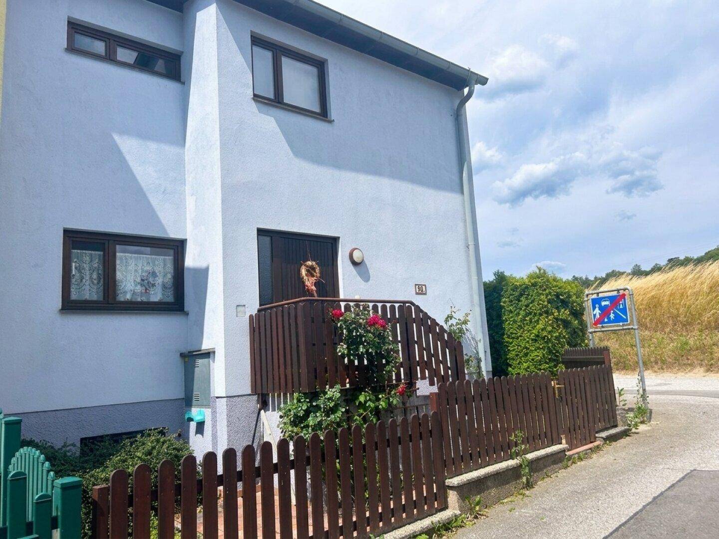 Charmantes Eckreihenhaus mit Fernblick ins Grüne, Garten, Garage und Stellplatz in Pottschach - Widok 3