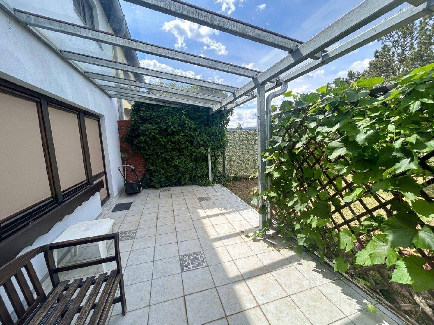 Charmantes Eckreihenhaus mit Fernblick ins Grüne, Garten, Garage und Stellplatz in Pottschach - Widok 5