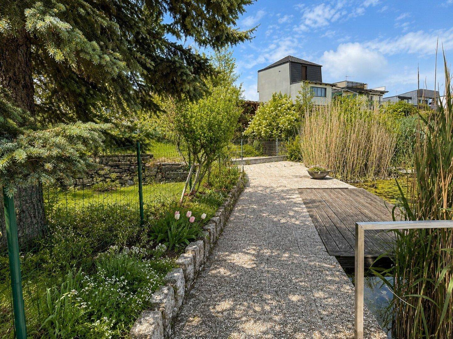 Exklusives bebaubares Seegrundstück mit Sommerhaus &amp; privatem Seezugang – nur 15 Minuten vor Wien - Ansicht 5