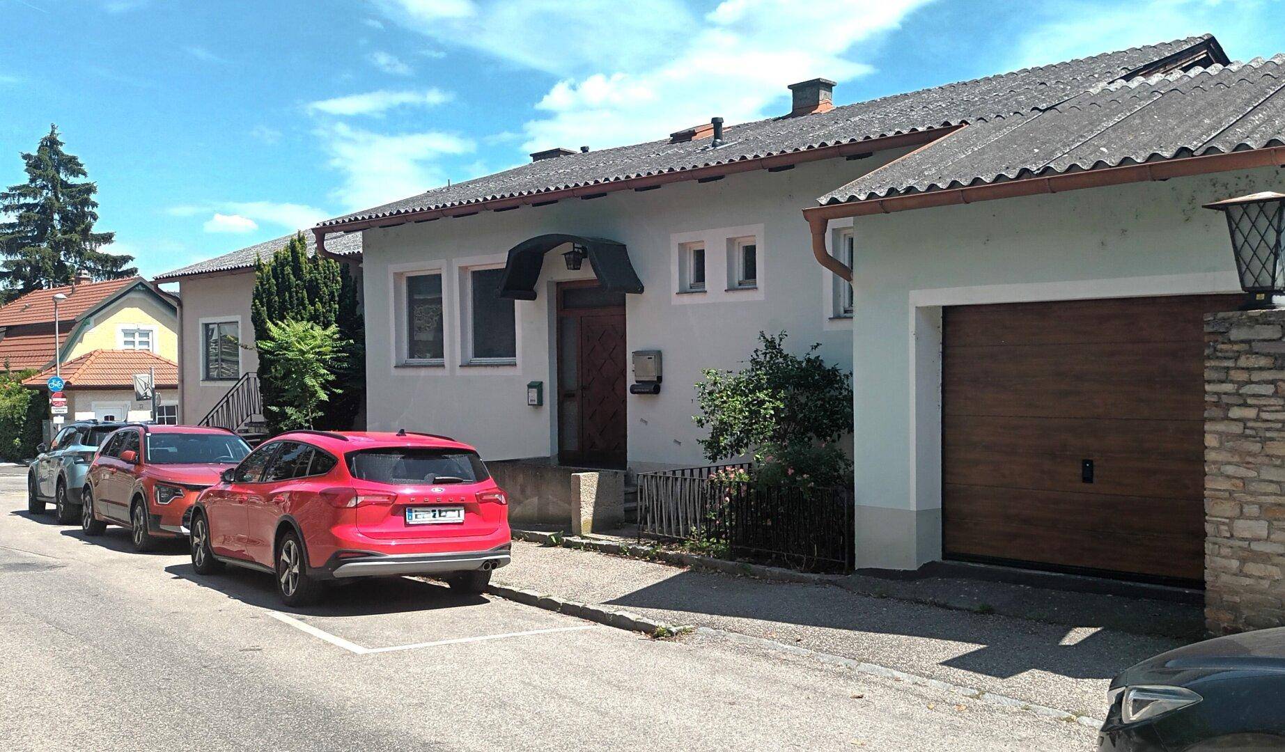 Kompaktes Doppelhaus am Fuße des Kreuzbergs mit Entwicklungsmöglichkeiten! - Ansicht 2