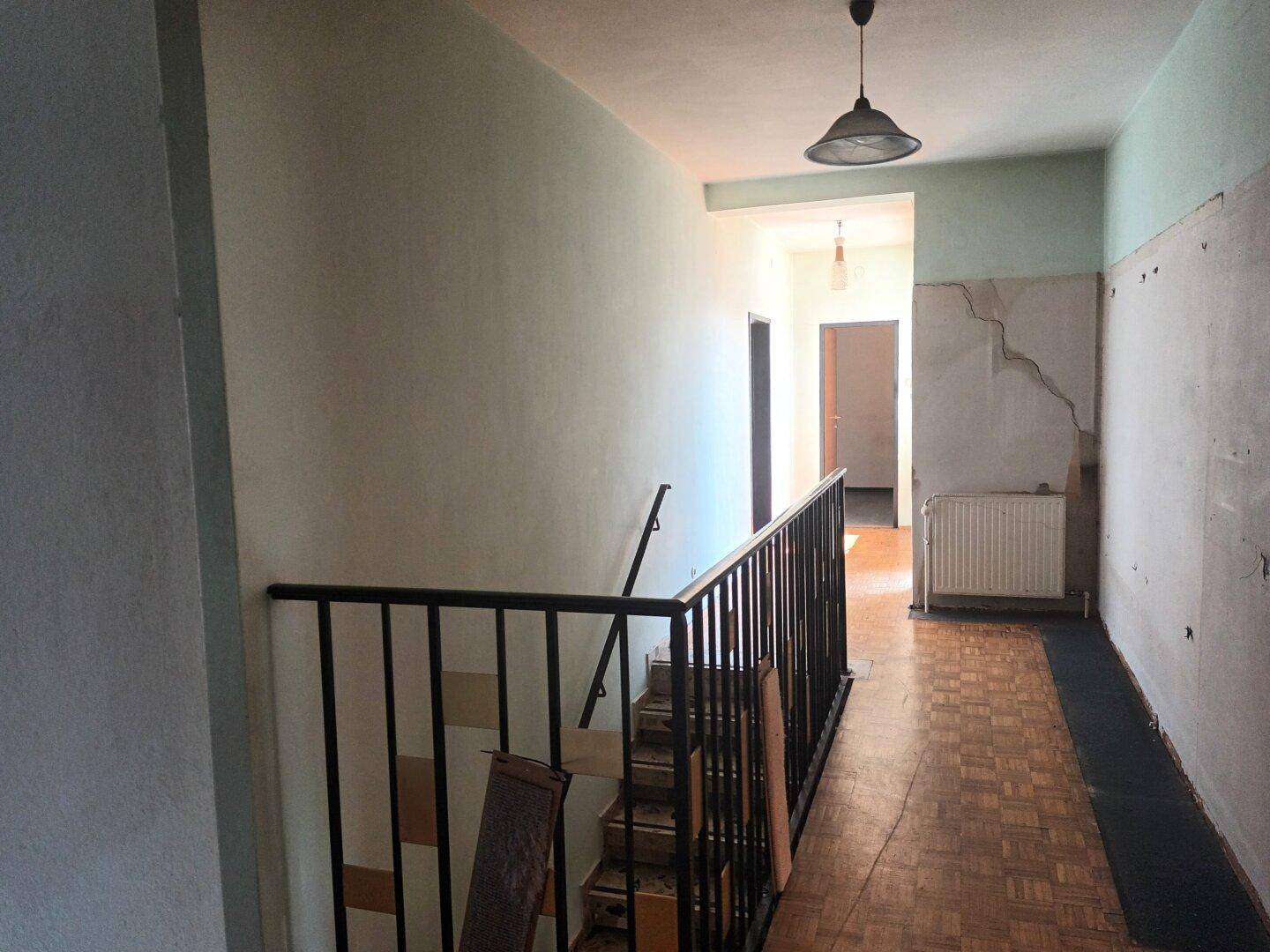 Kompaktes Doppelhaus am Fuße des Kreuzbergs mit Entwicklungsmöglichkeiten! - Ansicht 6