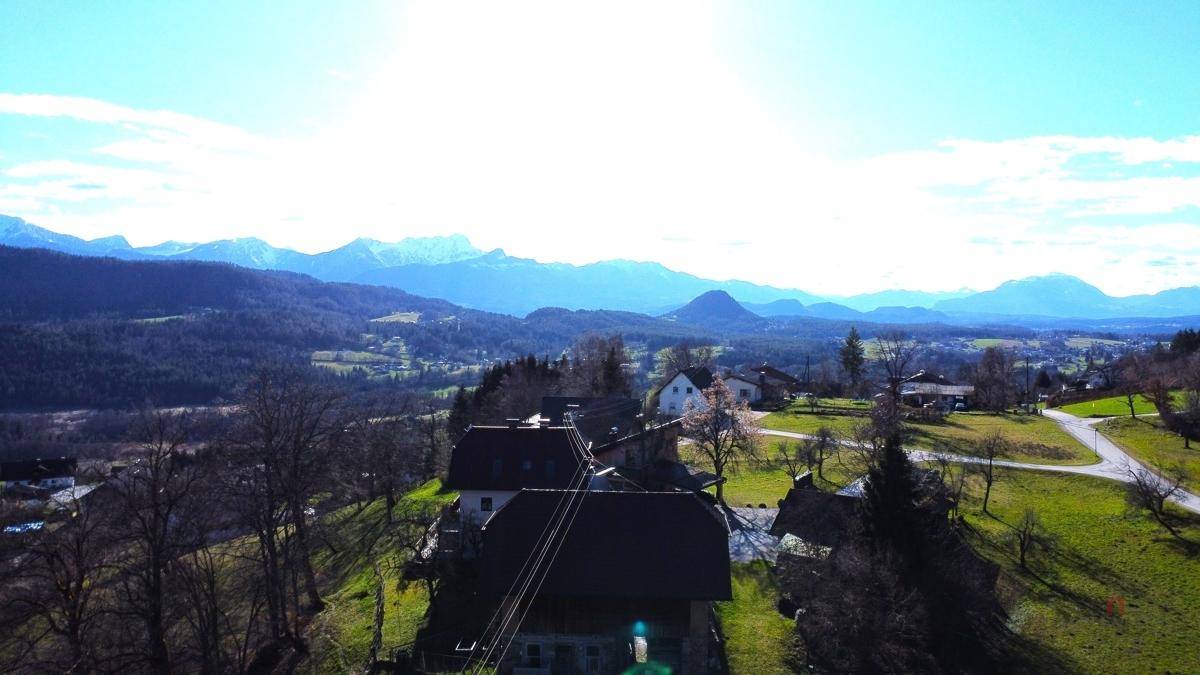Anwesen mit zwei Häusern, Panoramablick und großem Entwicklungspotenzial am Pyramidenkogel - Ansicht 3