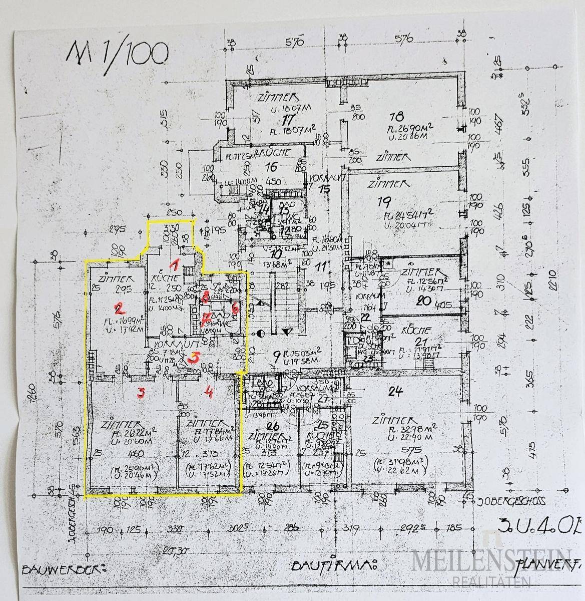 Handgezeichneter Grundrissplan mit Raumaufteilung und Maßen.