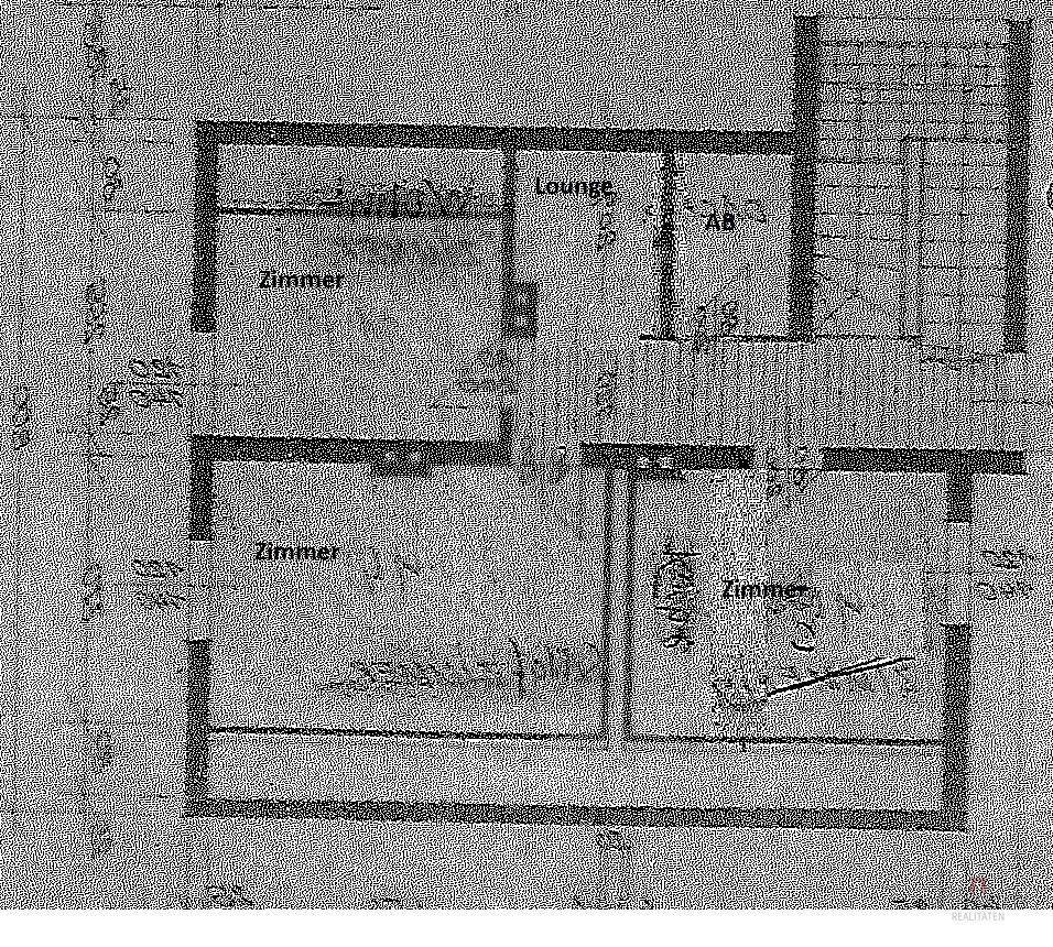 Grundriss des Erdgeschosses mit Lounge-Bereich und mehreren Zimmern.