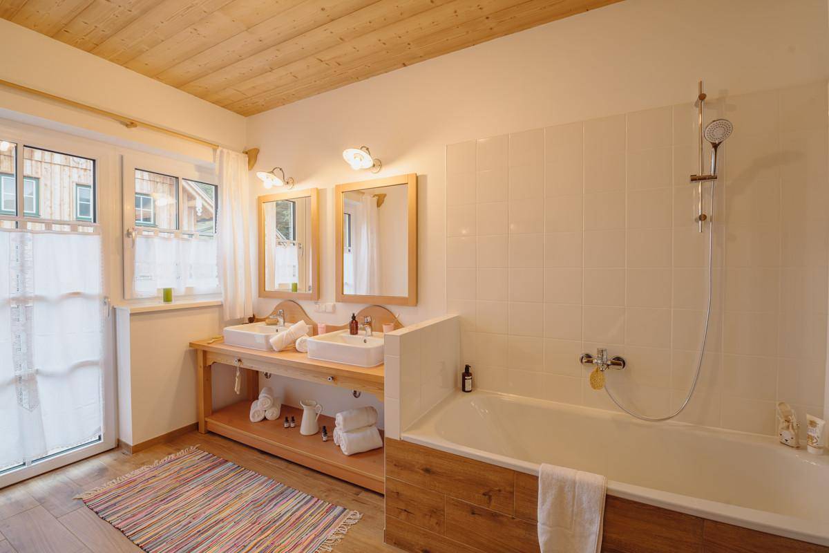 Haus Grundlsee Wellnessbad OG 1(c)NDZ