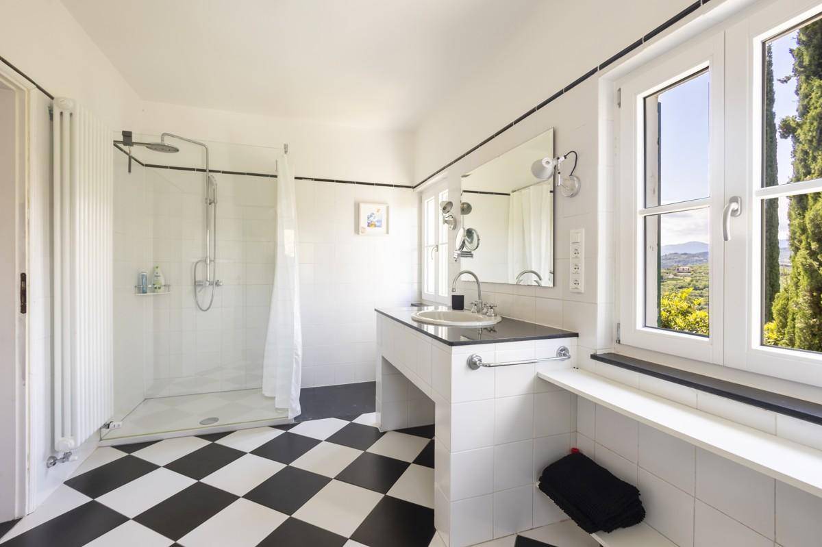 ZBathroom2